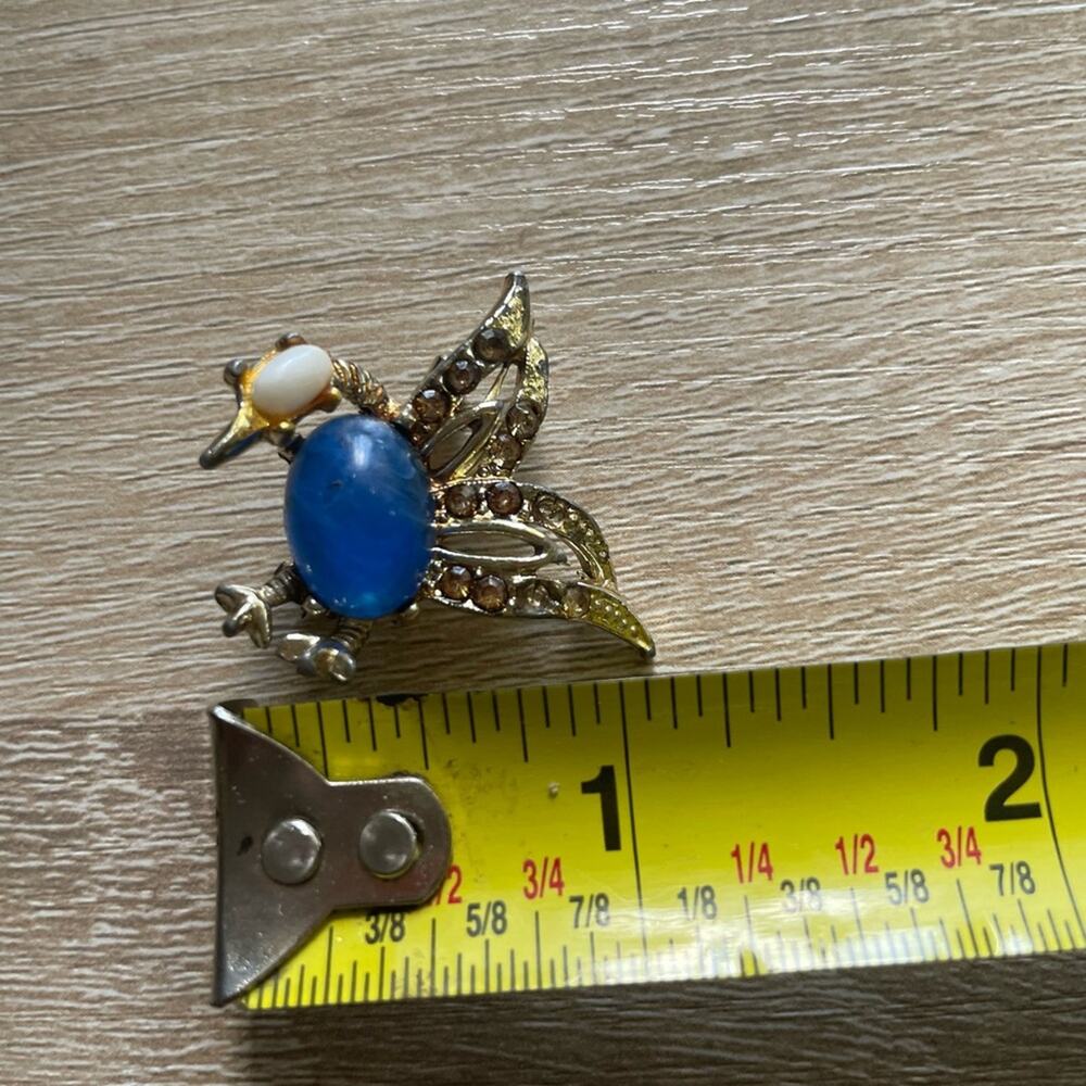 Vintage Blue and Gold tone Peacock Brooch/Pin Bird Cutesy Indie Accent Artsy - Picture 3 of 6